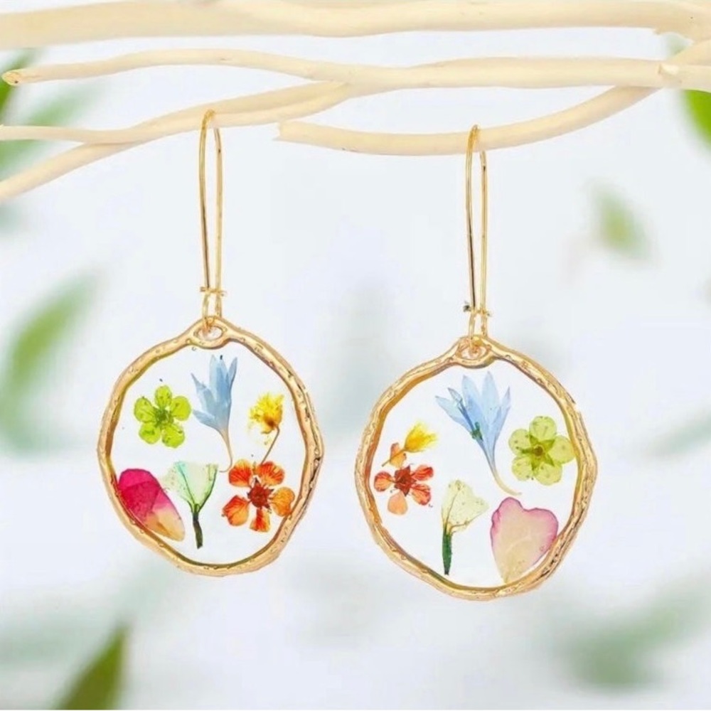 New Dried flower handmade resin earrings, Pressed flower hoop earrings